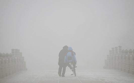 霧霾污染重度來(lái)襲，大氣監(jiān)測(cè)肩負(fù)重任